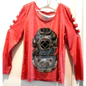 Long sleeve shirt with arm cutouts keep it cool